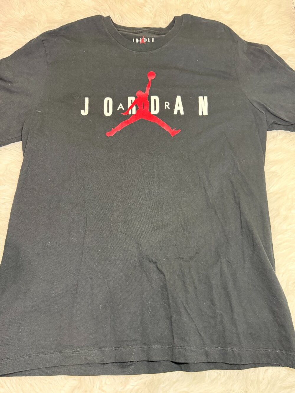 Air Jordan Logo Basketball Graphic black/red Short Sleeve Crew T-Shirt men's XL